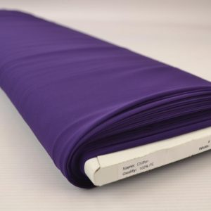 Paarse chiffon stof op rol