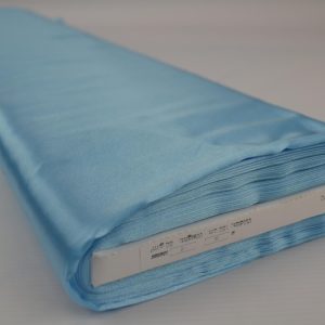 Aqua blauw satijn stof op rol