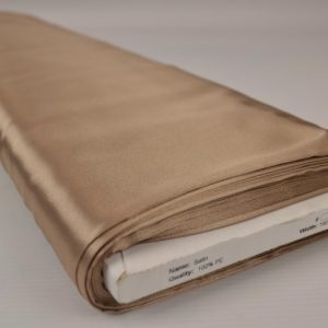 Satijn stof donker beige op rol