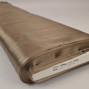 Taupe satijn stof op rol