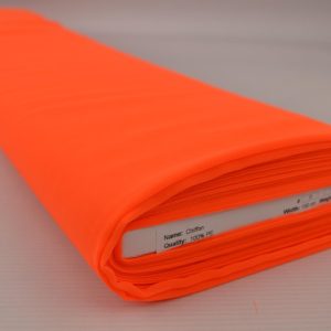 Donker oranje chiffon stof op rol